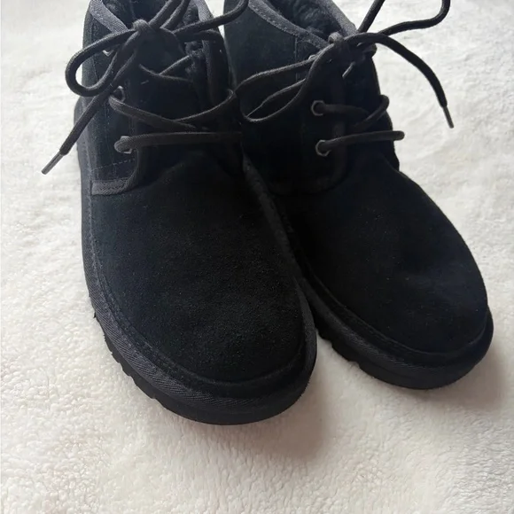 UGG Neumel Boots - Picture 3 of 5